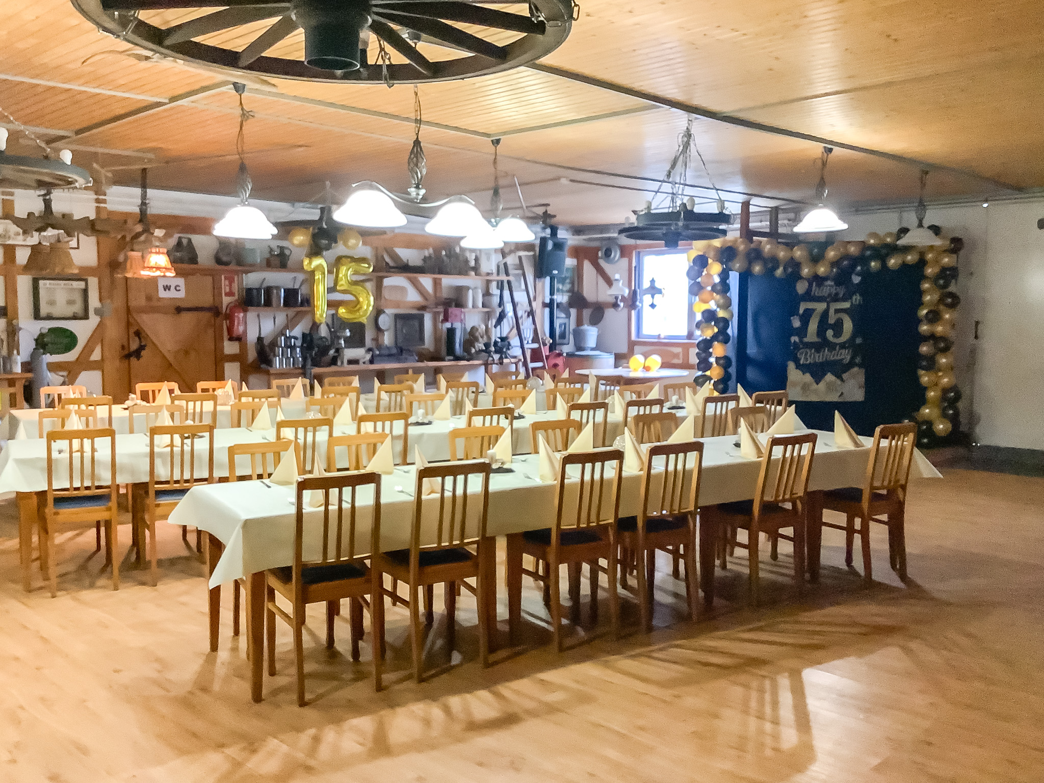 Stimmungsvoller Raum für Feiern, Events und gesellige Runden